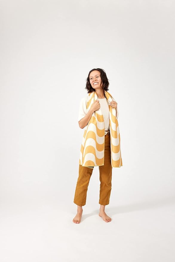 Nomadix Original Towel - Perfect for Beach, Pool, Travel, Camping, Yoga - Made with Recycled Materials - Super Absorbent - Sand Resistant