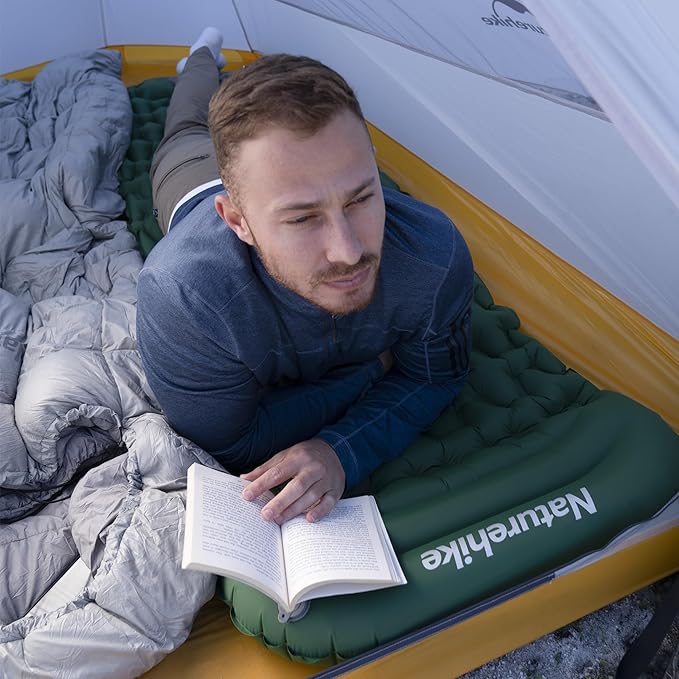 Naturehike Camping Sleeping Pad, Ultralight Inflatable Sleeping Mat with Pillow Built-in Pump, 2.6 Inch Lightweight Air Mattress for Backpacking, Hiking, Traveling, Green