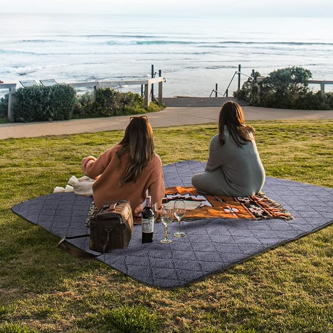 REDCAMP Large Warm Blanket with Sherpa Lining, Cold Weather Outdoor Blanket Windproof for Camping Stadium, Machine Washable 79"x 79" Red