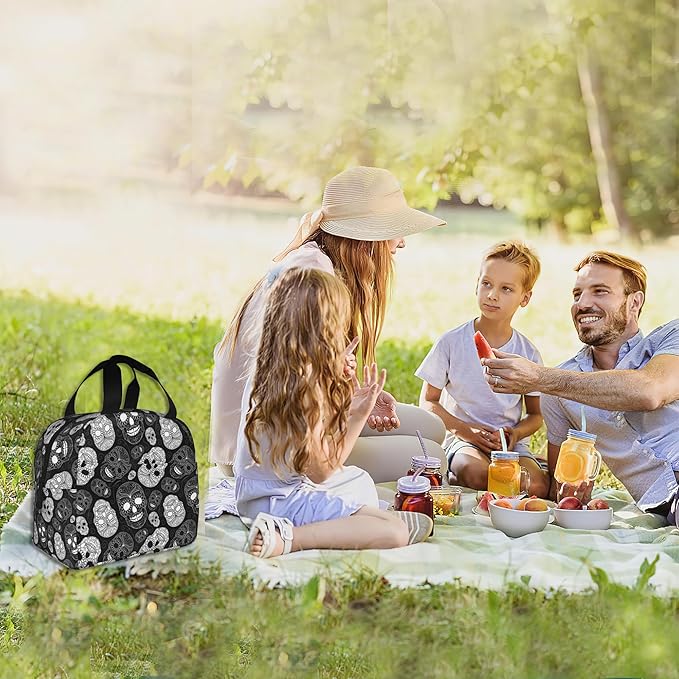 Insulated Lunch Bag, Black and White Skull Head Lunch Box for School Student Kids Boys Girls,Leakproof Small Lunch Tote for Adult Men Women,Reusable Lunch Cooler Tote Bag for Office Work Picnic