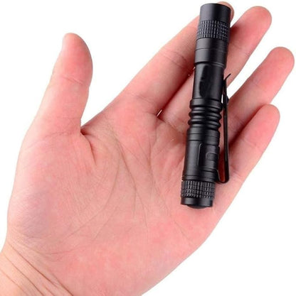 Flashlight Pen Mini Handheld Penlight LED Pocket Pen Light Flashlight Torch Super Small AAA Xpe-R3Lamp Belt Clip Light Pocket Torch with Holster with Clip for Camping, Outdoor, Emergency