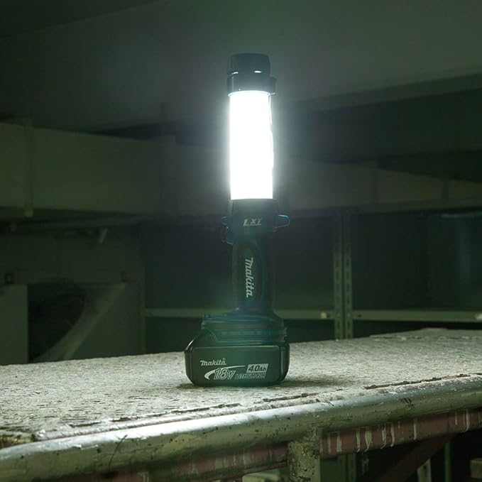 Makita DML806 18V LXT Lithium-Ion Cordless L.E.D. Lantern/Flashlight Tool