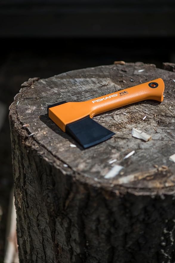 Fiskars Camping Axe XXS X5, Storage and Carrying Case Included, Length: 23 cm, Non-stick Coating, Weight: 480 g, High Steel Blade/Reinforced plastic handle, Orange, 1015617