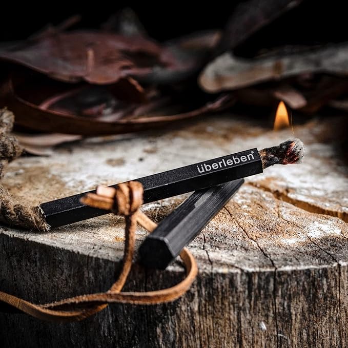 überleben Tindår Tinder Wick & Bellow Fire Starter Kit - Waterproof, 60 Min Burn Time - Paraffin Wax Rope Hemp Wick and Bellow Bushcraft Survival Kit - Black Aluminum Sleeve & Slider Box
