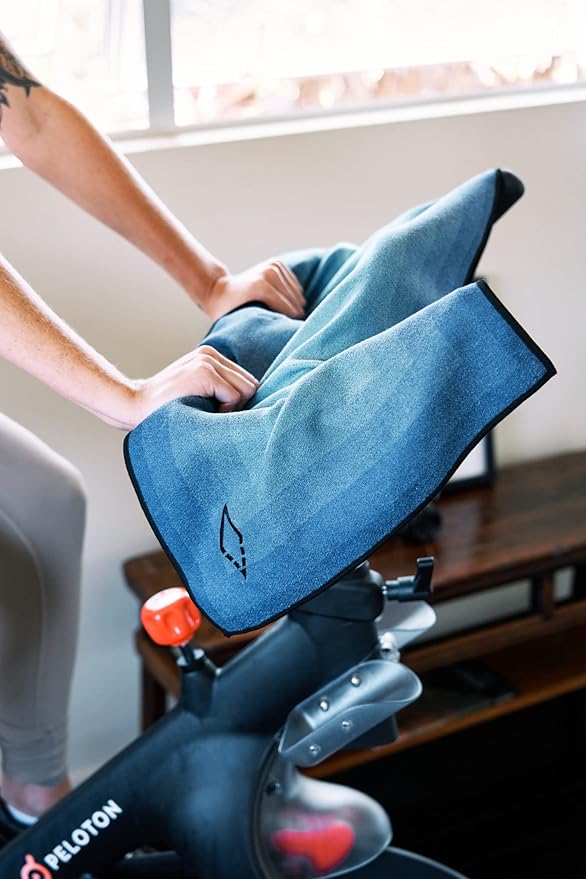 Nomadix Mini Towel - Perfect for The Gym, Biking, Hiking, Golf, & More - Made with Recycled Materials - Super Absorbent - Quick Dry - Sand Resistant - Poolside Black - 40x16 in