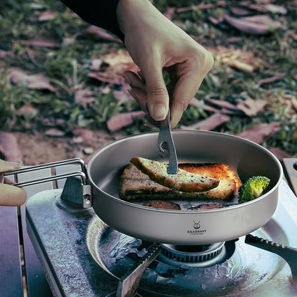 Camping Plate Titanium Pan Dish Plate with Handle & Mesh Bag, Large Reuseable Ultralight Dinner Plate for Camping Outdoors Backpacking (750ML)