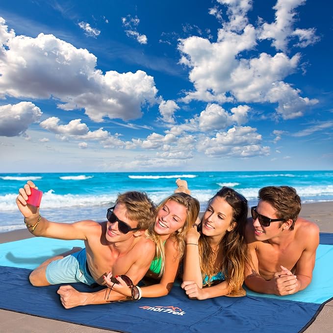 Beach Blanket Sandproof, Extra Large Beach Mat, Sand Free Mat Quick Drying, Lightweight, Soft & Durable Mat for Beach, Yard (Dark Blue & Blue, 6.6 x 6.6 FT (1～4 Person))