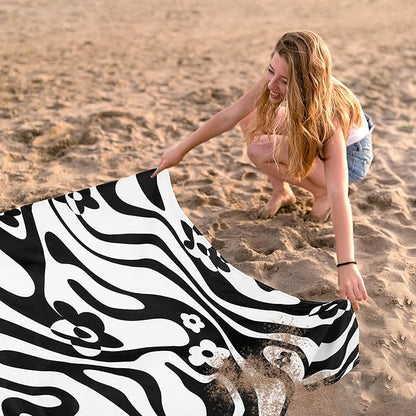 Black Beach Blanket Waterproof Sandproof, 78”x 86” Large Beach Mat for 4-6 Adults, Polyester Lightweight Compact Sandfree Outdoor Picnic Blankets with 4 Stakes & Pockets for Travel, Camping, Hiking