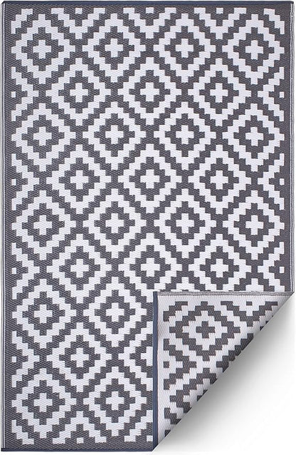 FH Home Outdoor Rug - Waterproof, Fade Resistant, Reversible - Premium Recycled Plastic - Geometric - Patio, Deck, Porch, Balcony, Laundry Room - Aztec - Gray & White Crease Free - 4 x 6 ft
