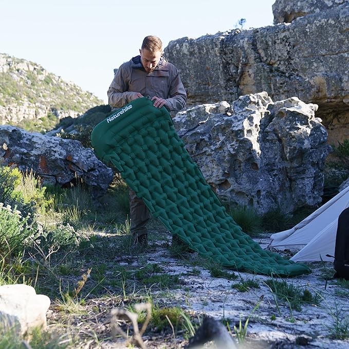 Naturehike Camping Sleeping Pad, Ultralight Inflatable Sleeping Mat with Pillow Built-in Pump, 2.6 Inch Lightweight Air Mattress for Backpacking, Hiking, Traveling, Green
