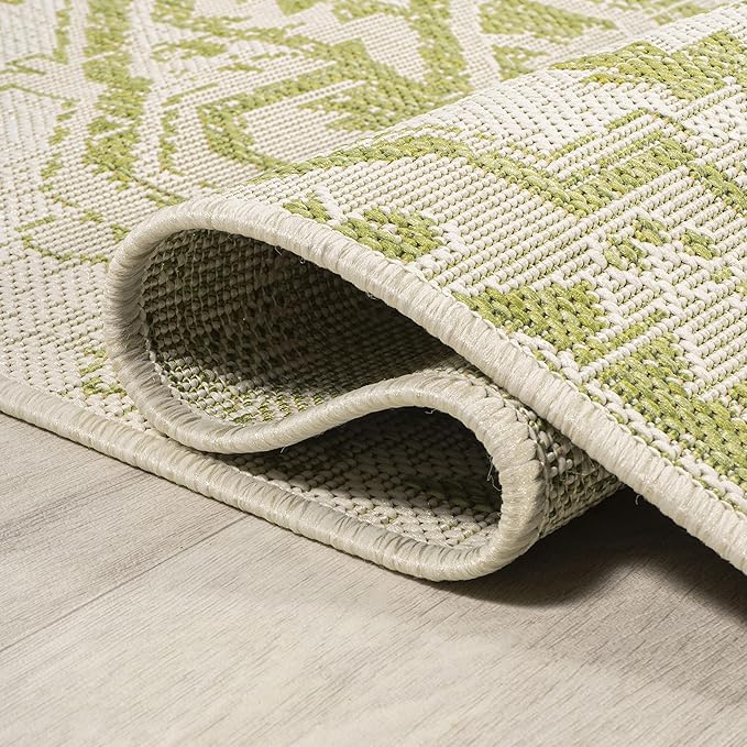 JONATHAN Y SMB105E-5SQ Estrella Bohemian Medallion Textured Weave Indoor Outdoor Area Rug, Coastal,Traditional,Transitional Easy Clean,Bedroom,Kitchen,Backyard,Patio, Non-Shed, Cream/Green, 5' Square