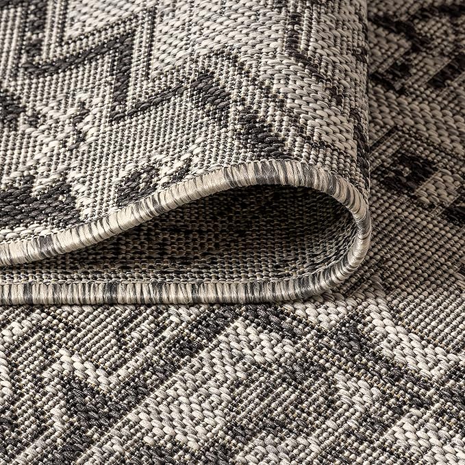 JONATHAN Y SMB105D-3SQ Estrella Bohemian Medallion Textured Weave Black/Gray 3' Square Indoor/Outdoor Area Rug, Pet Friendly, Non-Shedding, Stain Resistant, Easy-Cleaning for Backyard, Patio, Porch