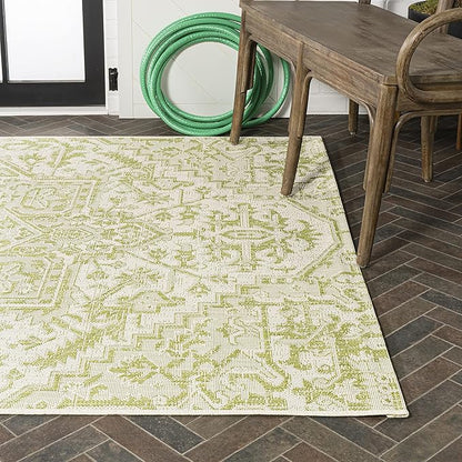 JONATHAN Y SMB105E-4 Estrella Bohemian Medallion Textured Weave Indoor Outdoor Area Rug, Coastal,Traditional,Transitional Easy Clean,Bedroom,Kitchen,Backyard,Patio, Non-Shed, Cream/Green, 4 X 6