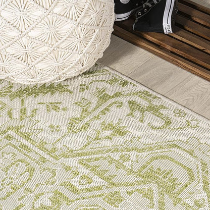 JONATHAN Y SMB105E-3 Estrella Bohemian Medallion Textured Weave Indoor Outdoor Area Rug, Coastal Traditional Transitional Easy Cleaning,Bedroom,Kitchen,Backyard,Patio,Non Shedding 3 X 5, Cream/Green