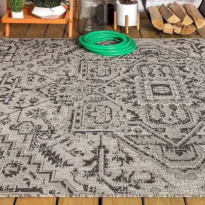 JONATHAN Y SMB105D-5 Estrella Bohemian Medallion Textured Weave Indoor/Outdoor Black/Gray 5 ft. x 8 ft. Area-Rug, Coastal,Easy-Cleaning,HighTraffic,LivingRoom,Backyard, Non Shedding